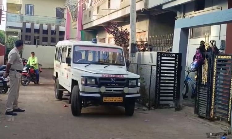 Family Issues: ಕೌಟುಂಬಿಕ ಕಲಹ ಪತ್ನಿ, ಪತ್ನಿಯ ತಾಯಿ ಹತ್ಯೆ: ಪೊಲೀಸ್ ಠಾಣೆಗೆ ಶರಣಾದ ಆರೋಪಿ