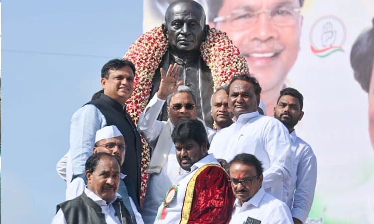 Sardar Vallabhbhai Patel ಮೂರ್ತಿಗೆ ಮುಖ್ಯಮಂತ್ರಿಗಳಿಂದ‌ ಮಾಲಾರ್ಪಣೆ