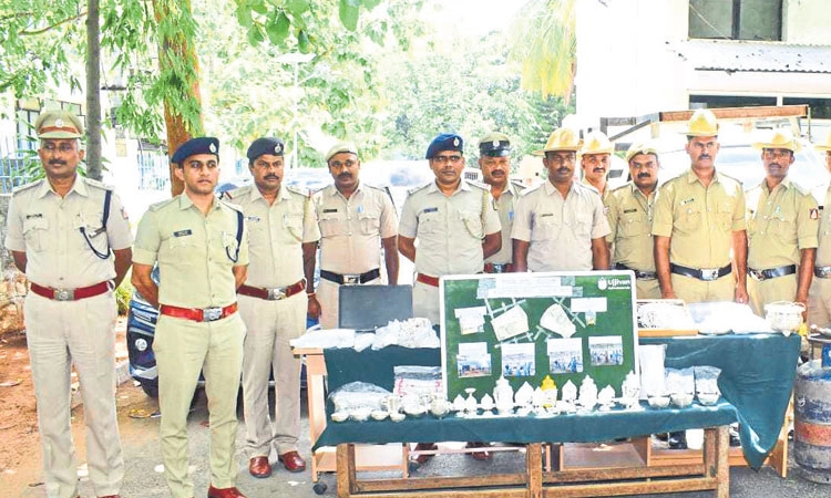 Thieves arrested: ಚಿನ್ನಾಭರಣ, ಹಸು ಕಳ್ಳತನ ಮಾಡುತ್ತಿದ್ದವರ ಸೆರೆ