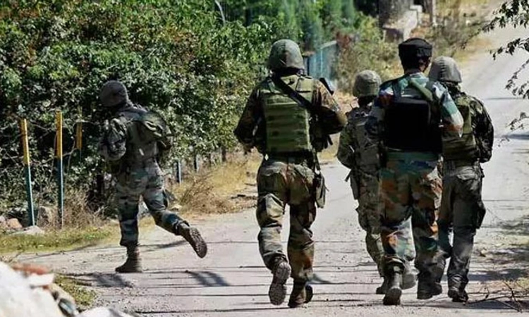 Anantnag; ಲಷ್ಕರ್ ಕಮಾಂಡರ್ ಸೇರಿ ಇಬ್ಬರು ಉಗ್ರರನ್ನು ಸುತ್ತುವರಿದ ಭದ್ರತಾ ಪಡೆಗಳು