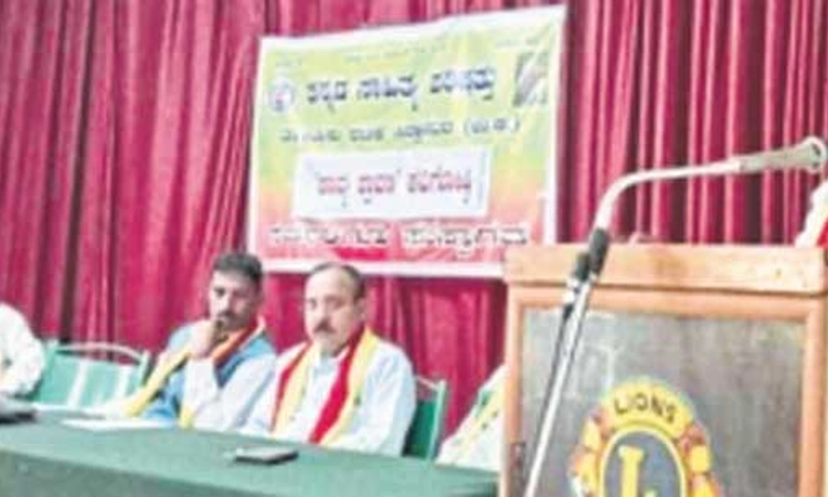 Uttara Kannada: ಕವಿತೆ ತಾಯಿ ಇದ್ದ ಹಾಗೆ: ವೀರಲಿಂಗನಗೌಡ