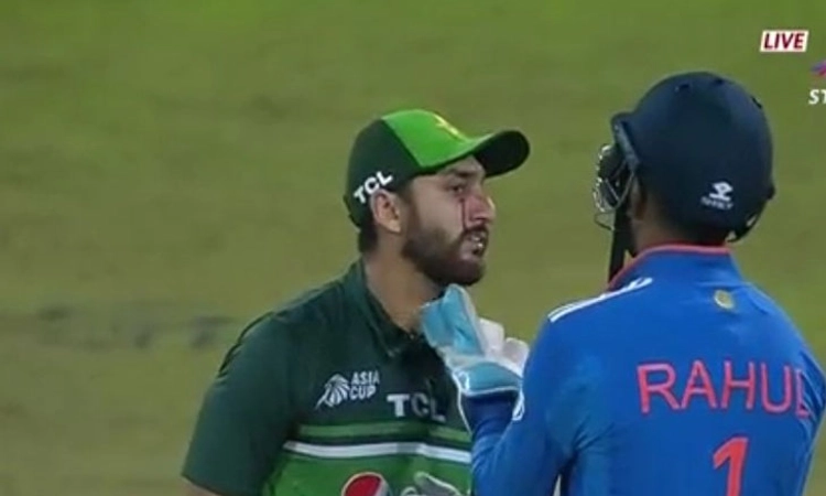 INDvsPAK ; ಚೆಂಡು ತಗುಲಿ ಬ್ಯಾಟ್ಸ್ ಮ್ಯಾನ್ ಸಲ್ಮಾನ್ ಮುಖದಿಂದ ಸುರಿದ ರಕ್ತ! ;Video