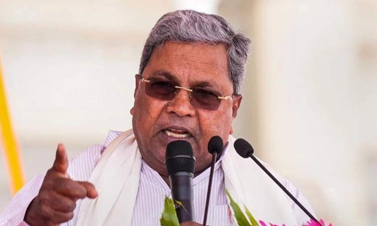 Politics; ಅಡ್ವಾಣಿ ಭೇಟಿಯಾಗಿದ್ದು ನಿಜ,ಆದರೆ…: ಬಿಜೆಪಿ ಸೇರ್ಪಡೆ ಬಗ್ಗೆ ಸಿದ್ದರಾಮಯ್ಯ ಮಾತು