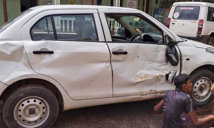 Kalladka: ಕಾರಿಗೆ ಹಿಂಬದಿಯಿಂದ ಲಾರಿ ಢಿಕ್ಕಿ; ಚಾಲಕ ಸಹಿತ ಪ್ರಯಾಣಿಕರು ಪಾರು