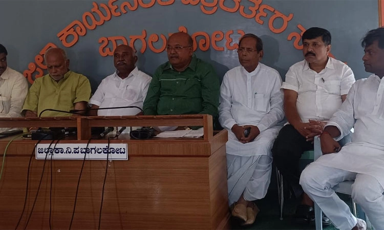 Politics: ಸಿದ್ದರಾಮಯ್ಯರನ್ನು ಇಳಿಸೋದು ಹುಡುಗಾಟಿಕೆಯಲ್ಲ: ಮಾಜಿ ಸಚಿವ ಎಚ್.ವಿಶ್ವನಾಥ