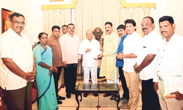 Mangaluru ವಿ.ವಿ. ಗಣೇಶೋತ್ಸವ ವಿವಾದ : ರಾಜ್ಯಪಾಲರಿಗೆ ಸಂಸದ, ಶಾಸಕರ ಮನವಿ