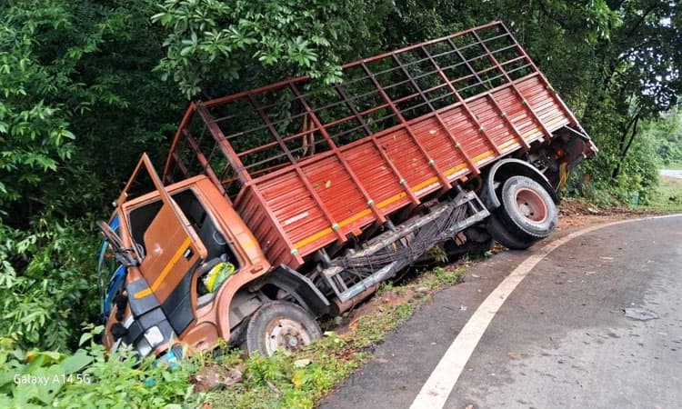 Belthangady ಚಾರ್ಮಾಡಿಯಲ್ಲಿ ಲಾರಿ ಅಪಘಾತ