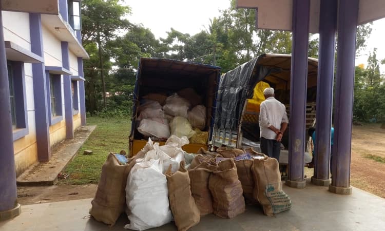 Thirthahalli : ಯು ಆರ್ ಅನಂತಮೂರ್ತಿ ಪ್ರೌಢಶಾಲೆಯಲ್ಲಿ ಬ್ರಹ್ಮಾಂಡ ಭ್ರಷ್ಟಾಚಾರ!?