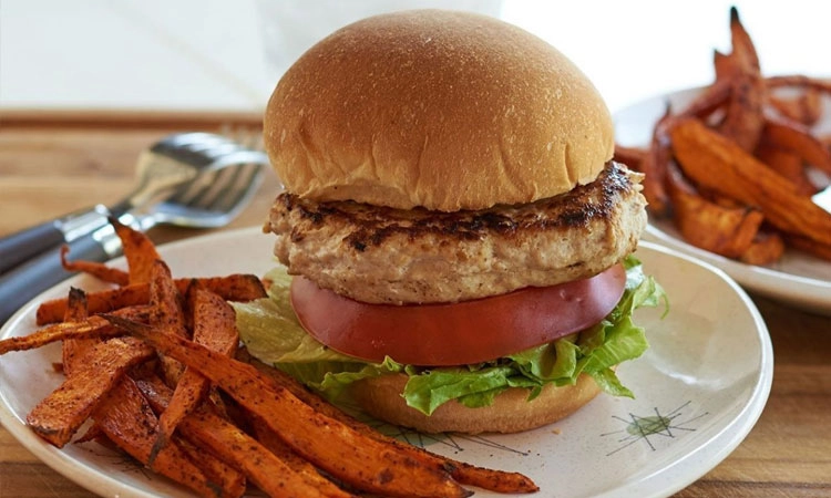 Chicken burger: ಚಿಕನ್‌ ಬರ್ಗರ್‌ ನೀಡಿದ್ದಕ್ಕೆ 15 ಸಾವಿರ ದಂಡ!