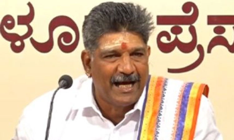Belthangadyದಂಪತಿಗೆ ಹಲ್ಲೆ:ಮಹೇಶ್‌ ಶೆಟ್ಟಿ ತಿಮರೋಡಿ ಸಹಿತ 6 ಮಂದಿ ವಿರುದ್ಧ ಪ್ರಕರಣ ದಾಖಲು