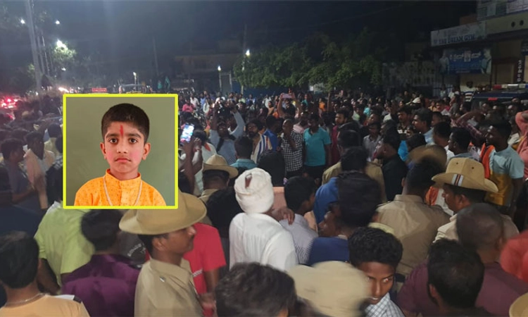 Kunigal; ಶಾಲೆ ಬಸ್ ಹರಿದು ವಿದ್ಯಾರ್ಥಿ ಭೀಕರ ದುರ್ಮರಣ: ಭಾರಿ ಪ್ರತಿಭಟನೆ