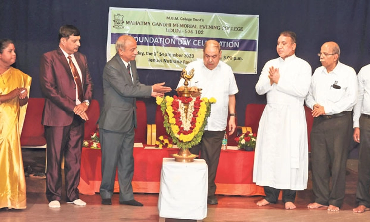MGM College “ಶಿಸ್ತು, ಜೀವನ ಮೌಲ್ಯದಿಂದ ಉತ್ತಮ ಸ್ಥಾನಮಾನ’