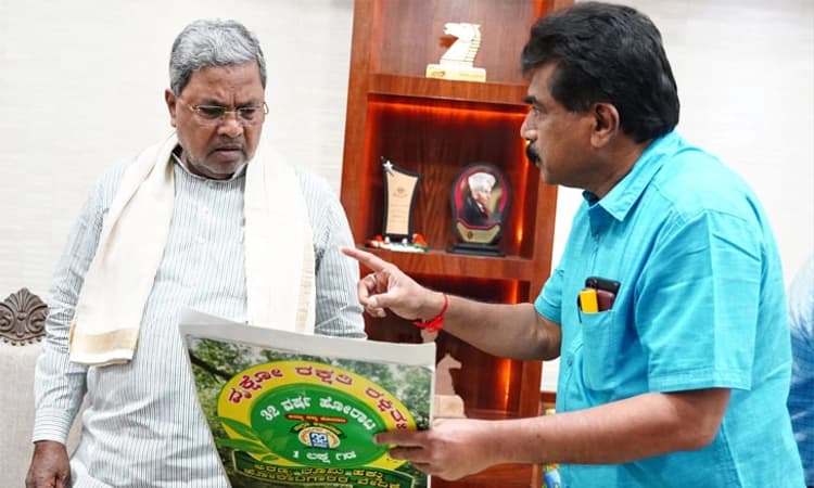 Sirsi; ‘ಲಕ್ಷವೃಕ್ಷ’ ಅಭಿಯಾನದ ಕುರಿತು ಸಿಎಂಗೆ ರವೀಂದ್ರ ನಾಯ್ಕ ಮಾಹಿತಿ