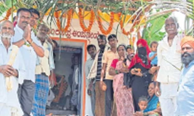 Laxmeshwar: ಭಾವೈಕ್ಯದ ಕೊರಿಕೊಪ್ಪ ಆಂಜನೇಯ ದೇವಸ್ಥಾನ…ಇಲ್ಲಿ ಮುಸ್ಲಿಮರೇ ಅರ್ಚಕರು