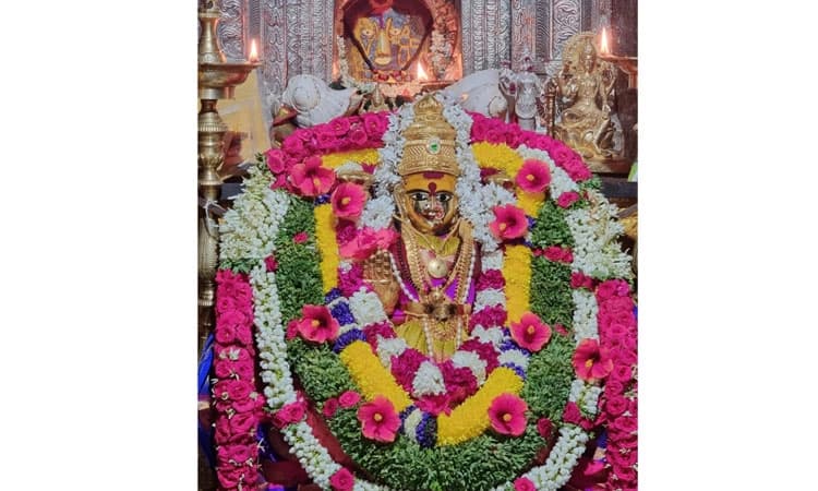 Koratagere: ಗೊರವನಹಳ್ಳಿ ಶ್ರೀಕ್ಷೇತ್ರದಲ್ಲಿ ವರಮಹಾಲಕ್ಷ್ಮೀ ಸಂಭ್ರಮ