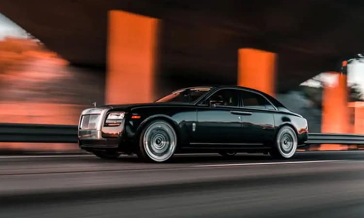 NUH; ಟ್ರಕ್ ಗೆ ಡಿಕ್ಕಿ ಹೊಡೆದ ರೋಲ್ಸ್ ರಾಯ್ಸ್ ಕಾರು: ಟ್ರಕ್ ನಲ್ಲಿದ್ದ ಇಬ್ಬರು ಸಾವು