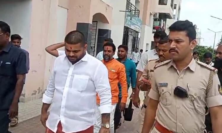 Priyank Kharge ವಿರುದ್ಧ ತಪ್ಪು ಸಂದೇಶ ಪ್ರಚಾರ: ಬಿಜೆಪಿ ಮುಖಂಡ ಮಣಿಕಂಠ ರಾಠೋಡ ಬಂಧನ