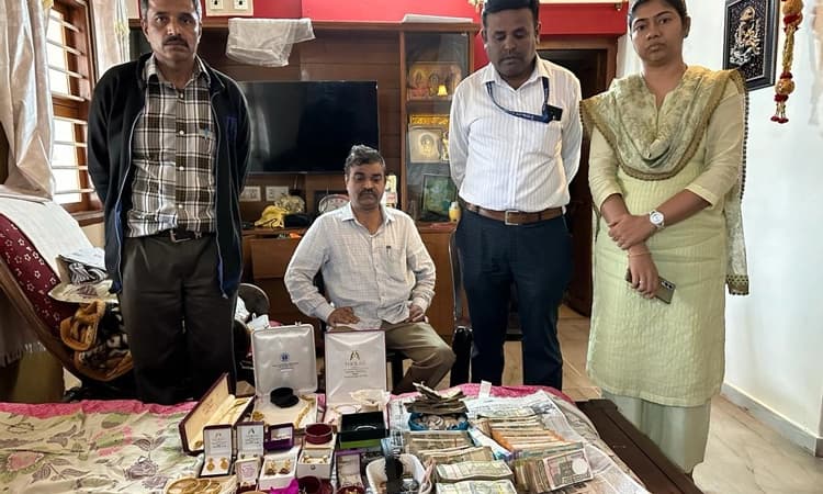 Lokayukta: ಬೆಳ್ಳಂಬೆಳಗ್ಗೆ BBMP ಅಧಿಕಾರಿ ಮನೆ ಮೇಲೆ‌ ಲೋಕಾಯುಕ್ತ ದಾಳಿ, ಅಧಿಕಾರಿ ನಾಪತ್ತೆ