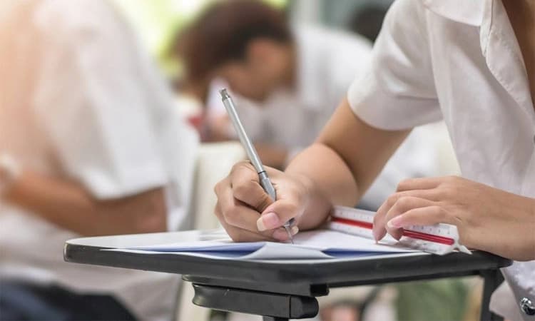 Rural Exam ಕೇಂದ್ರಗಳಿಗೆ ಕತ್ತರಿ : ಪಟ್ಟಣ, ನಗರ ಕೇಂದ್ರಿತವಾಗಿ ಎಸೆಸೆಲ್ಸಿ ಪರೀಕ್ಷೆ