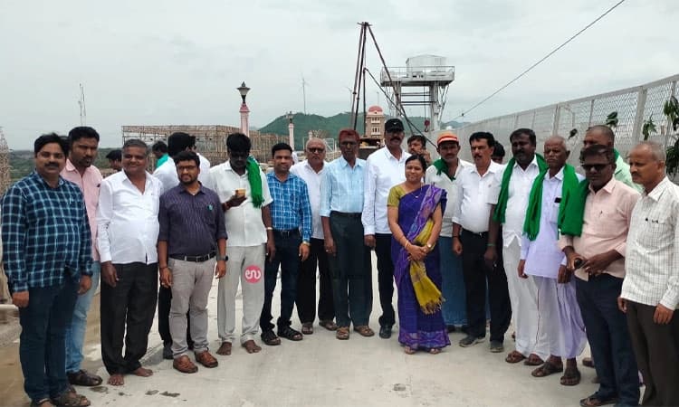 Gangavathi: ತುಂಗಭದ್ರಾ ಎಡದಂಡೆ ಕಾಲುವೆಗೆ ನೀರು ಬಿಡುಗಡೆ