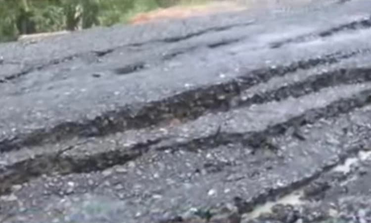 ರಭಸದ ಮಳೆಗೆ ಲೋಂಡಾ ಬಳಿ ಭೂಕುಸಿತ: ಕೊಚ್ಚಿ ಹೋದ ರಾಷ್ಟ್ರೀಯ ಹೆದ್ದಾರಿ