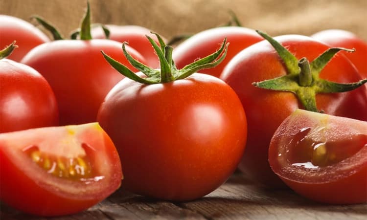 ಭಾರತದ ಅಮ್ಮನಿಗಾಗಿ ದುಬೈನಿಂದ ಟೊಮೆಟೊ ತಂದ ಮಗಳು!