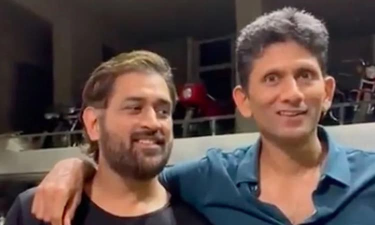 Dhoni ಬಳಿ ಎಷ್ಟು ಬೈಕ್ ಗಳಿವೆ ಗೊತ್ತಾ? ಫಾರ್ಮ್ ಹೌಸ್ ನೋಡಿ ಅಚ್ಚರಿಪಟ್ಟ ವೆಂಕಟೇಶ್ ಪ್ರಸಾದ್