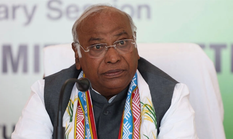 Sharad Pawar ಪ್ರತಿಪಕ್ಷಗಳ ಸಭೆಗೆ ಬರುತ್ತಿದ್ದಾರೆ: ಖರ್ಗೆ ಸ್ಪಷ್ಟನೆ