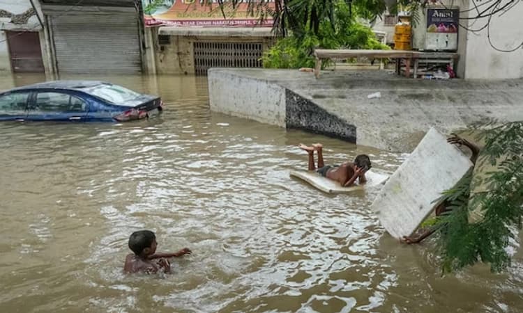 Delhi Flood; ಇನ್ನೂ ತಗ್ಗದ ದೆಹಲಿ ಪ್ರವಾಹ: ಪರಿಸ್ಥಿತಿ ಅವಲೋಕನ ಮಾಡಿದ ಪ್ರಧಾನಿ ಮೋದಿ