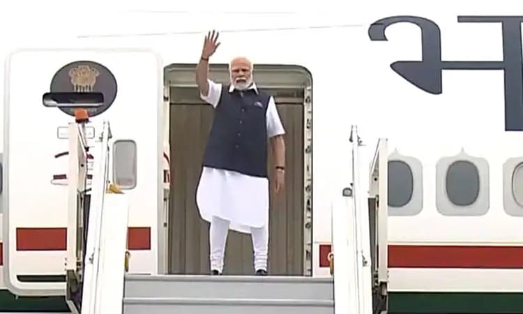ಫ್ರಾನ್ಸ್ ಪ್ರವಾಸ ಆರಂಭಿಸಿದ ಪ್ರಧಾನಿ ಮೋದಿ: ಬಾಸ್ಟಿಲ್‌ ಡೇ ಪಥಸಂಚಲನದಲ್ಲಿ ಭಾಗಿ