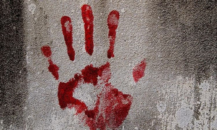 ಹುಬ್ಬಳ್ಳಿ: ಪತ್ನಿಯ ತಲೆಗೆ ಕೊಡಲಿಯಿಂದ ಕೊಚ್ಚಿ ಹತ್ಯೆ ಮಾಡಿದ ಪತಿ