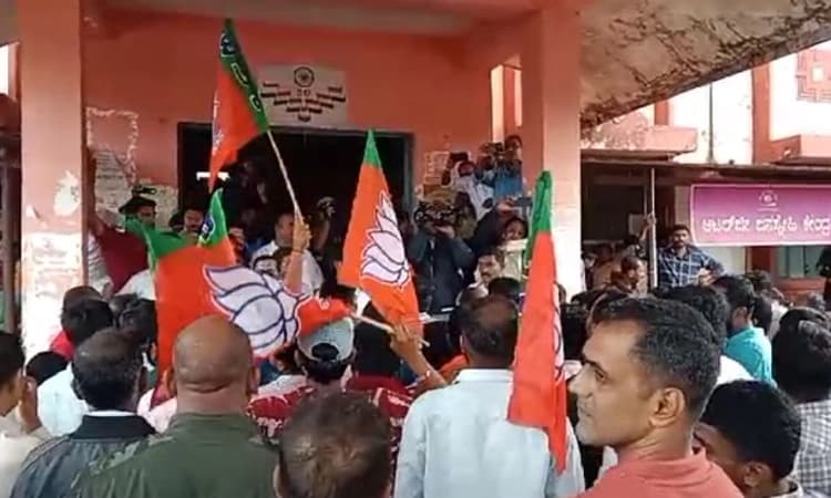 ಮೂಡಿಗೆರೆಯಲ್ಲಿ ಬೃಹತ್ ಪ್ರತಿಭಟನೆ ನಡೆಸಿದ ಬಿಜೆಪಿ; ಆಕ್ರೋಶ