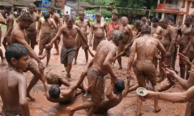 Goa Festival: ಶತಮಾನಗಳಷ್ಟು ಪುರಾತನ ಸಾಂಪ್ರದಾಯಿಕ ಮಣ್ಣಿನ ಹಬ್ಬ ಆಚರಣೆ…ಏನಿದು?