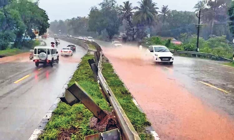 ಮಳೆ ನೀರು ಸರಾಗವಾಗಿ ಹರಿಯಲು ವ್ಯವಸ್ಥೆಯಾಗಲಿ