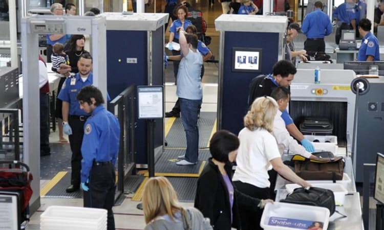 ಏರ್‌ಪೋರ್ಟ್‌ಗಳಲ್ಲಿ ಭೌತಿಕ ತಪಾಸಣೆಗೆ ಶೀಘ್ರ ಕಡಿವಾಣ