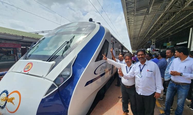 ಬೆಂಗಳೂರು- ಧಾರವಾಡ ನಡುವೆ ವಂದೇ ಭಾರತ್ ರೈಲು ಪ್ರಾಯೋಗಿಕ ಸಂಚಾರ ಆರಂಭ