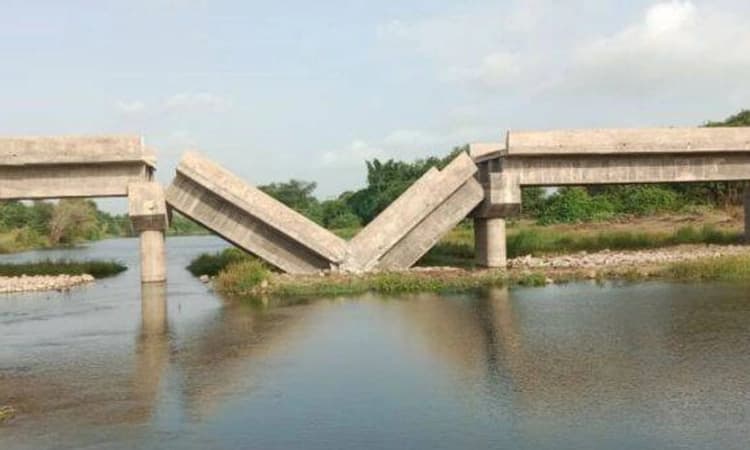 Gujarat; ಕುಸಿದು ಬಿತ್ತು ಉದ್ಘಾಟನೆಗೆ ಸಿದ್ದವಾಗಿದ್ದ ಸೇತುವೆ