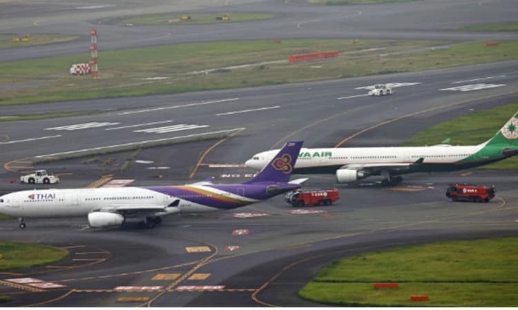 Tokyo airport ರನ್ ವೇಯಲ್ಲಿ ಮುಖಾಮುಖಿಯಾದ ಎರಡು ಪ್ಯಾಸೆಂಜರ್ ವಿಮಾನಗಳು