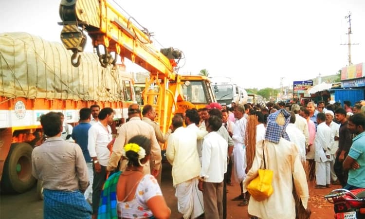 ಕುಳಗೇರಿ ಕ್ರಾಸ್: ಕ್ರೇನ್ ಢಿಕ್ಕಿ ಹೊಡೆದು ಪಾದಚಾರಿ ಮೃತ್ಯು