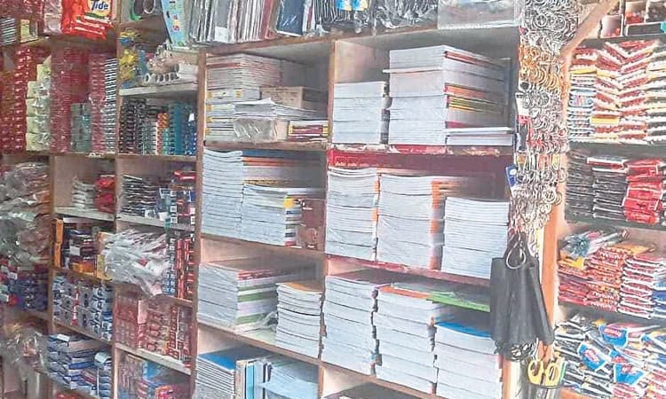 ಲೇಖನ ಸಾಮಗ್ರಿ ಬೆಲೆ ಏರಿಕೆ: ಪೋಷಕರು ಕಂಗಾಲು