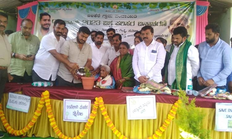 ಪ್ರತಿಗ್ರಾಮದಲ್ಲೂ ಕಲ್ಯಾಣಿ ನಿರ್ಮಿಸಲು ಸಾಲುಮರದ ತಿಮ್ಮಕ್ಕ ಮನವಿ