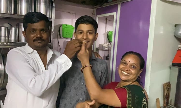 Perfect 35 % ಪಡೆದು ಪಾಸಾಗಿ ಸುದ್ದಿಯಾದ ವಿದ್ಯಾರ್ಥಿ; ಹೆತ್ತವರ ಸಂಭ್ರಮ!