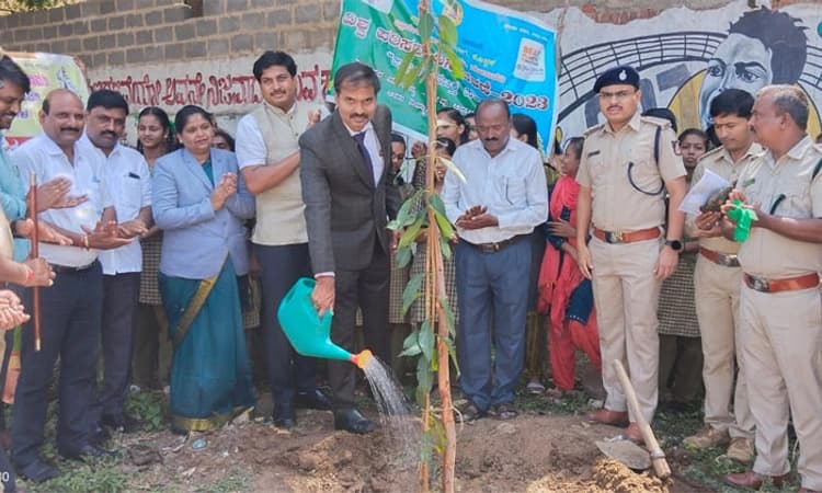Gangavathi: ಪರಿಸರ ಸಮತೋಲನದಿಂದ ಜೀವಿ ಸಂಕುಲಕ್ಕೆ ಸಂರಕ್ಷಣೆ