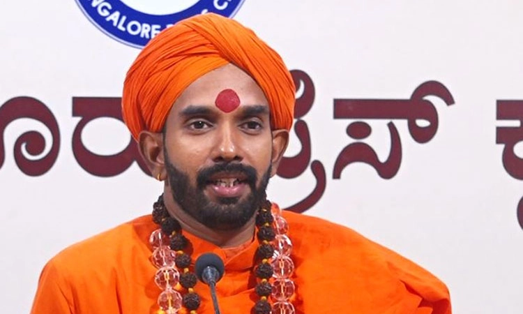 ಗೀತಾ ಶಿವರಾಜ ಕುಮಾರ್‌ಗೆ ಬೆಂಬಲ ನೀಡೆವು: ಪ್ರಣವಾನಂದ ಶ್ರೀ
