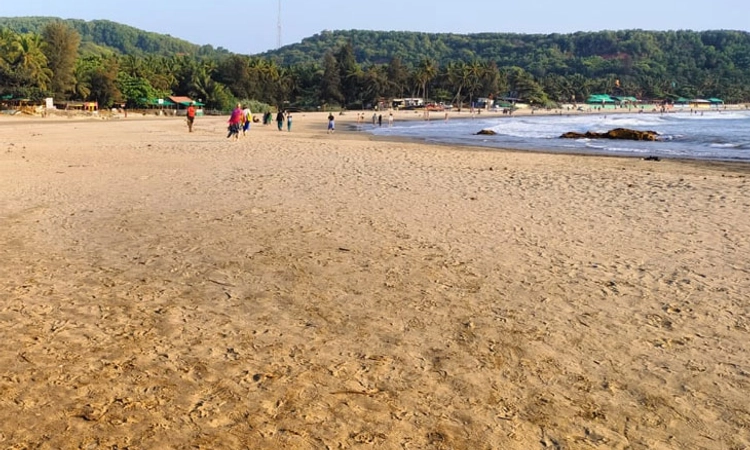 Gokarna ಕಡಲಲ್ಲಿ ವ್ಯಾಪಕ ಗಾಳಿ: ತೀರದಿಂದ ವಾಪಾಸ್ ಬಂದ ಪ್ರವಾಸಿಗರು