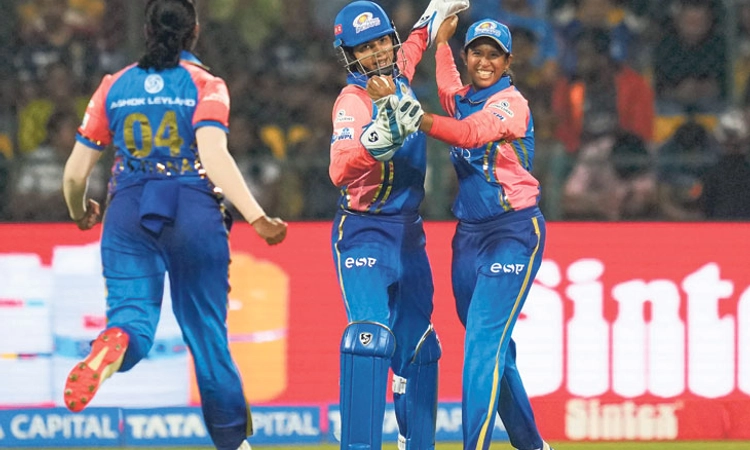 WPL; ಆರ್‌ಸಿಬಿಗೆ ಮತ್ತೊಂದು ಸೋಲಿನ ಶಾಕ್: ಅಗ್ರಸ್ಥಾನಕ್ಕೇರಿದ ಮುಂಬೈ