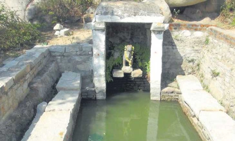 ಮುಳಬಾಗಿಲು: ಅಭಿವೃದ್ಧಿಯಿಂದ ದೂರ ಉಳಿದ ಆವಣಿ ಬೆಟ್ಟದ “ಅಂತರಗಂಗೆ’