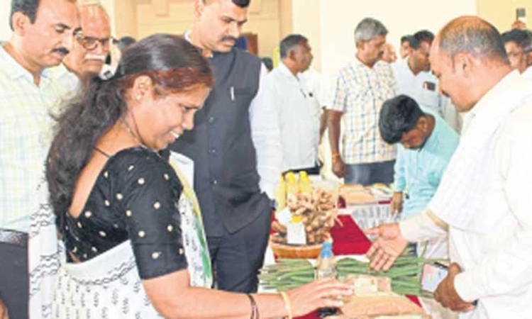 ಬಾಗಲಕೋಟೆ: ಮಾರಾಟಗಾರರ ಸಮ್ಮೇಳನ- ರೈತರ ಉತ್ಪನ್ನಗಳಿಗೆ ನೇರ ಮಾರುಕಟ್ಟೆ