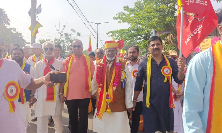 Dandeli: ತಾಲೂಕು ಎರಡನೇ ಕನ್ನಡ ಸಾಹಿತ್ಯ ಸಮ್ಮೇಳನ… ಅದ್ದೂರಿ ಮೆರವಣಿಗೆ