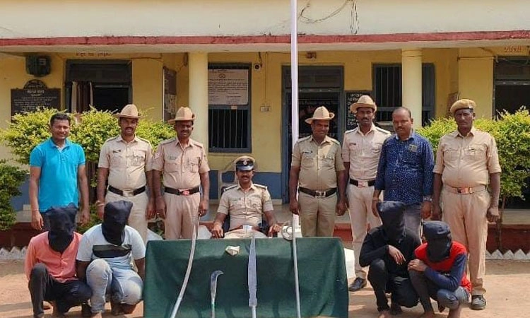 Arrested: ದರೋಡೆಗೆ ಸಂಚು; ನಾಲ್ವರ ಬಂಧನ, ಮಾರಕಾಸ್ತ್ರ ವಶಕ್ಕೆ